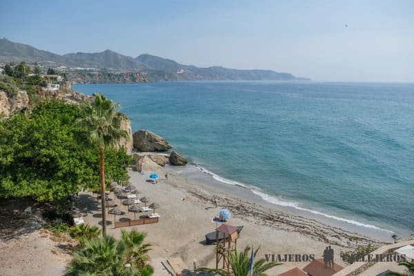 Playa de Calahonda - Nerja. Taximalaga.net